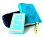 Pack cadeau bleu : Le Noble Coran (bilingue français/arabe) + La Citadelle du Musulman + Tapis de prière en velours + Parfum Musc d'Or au choix (homme/femme)