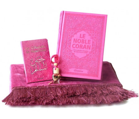 Coffret cadeau prière pour femme : Le Saint Coran de luxe couverture daim rose - Tapis uni rose - Livre La citadelle du musulman - Diffuseur de parfum Musc d'Or
