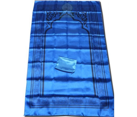 Tapis de Prière avec Boussole Intégrée pour Voyageur Salmane - Format Poche  avec son Etui par chez Salmane sur