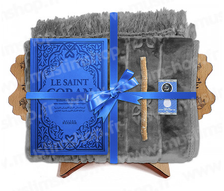 Coffret Pack Cadeau pour Homme : Tapis épais molletonné Gris / Coran Rainbow arabe-français avec phonétique et couverture cuir Bleu / Parfum / Miswak et Porte Coran