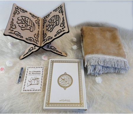 Coffret / Pack Cadeau blanc doré pour homme ou femme musulmane : Le Saint Coran (arabe) avec porte coran, Tapis ,Citadelle du musulman bilingue et Musc blanc de Luxe